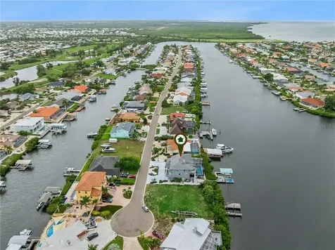 807 Chipaway Drive Apollo Beach FL 33572
