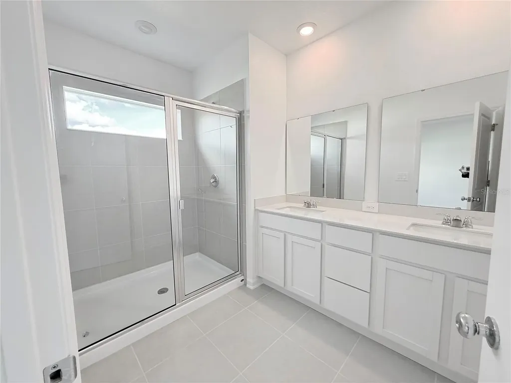 2747 Skyline Loop Kissimmee FL 34758