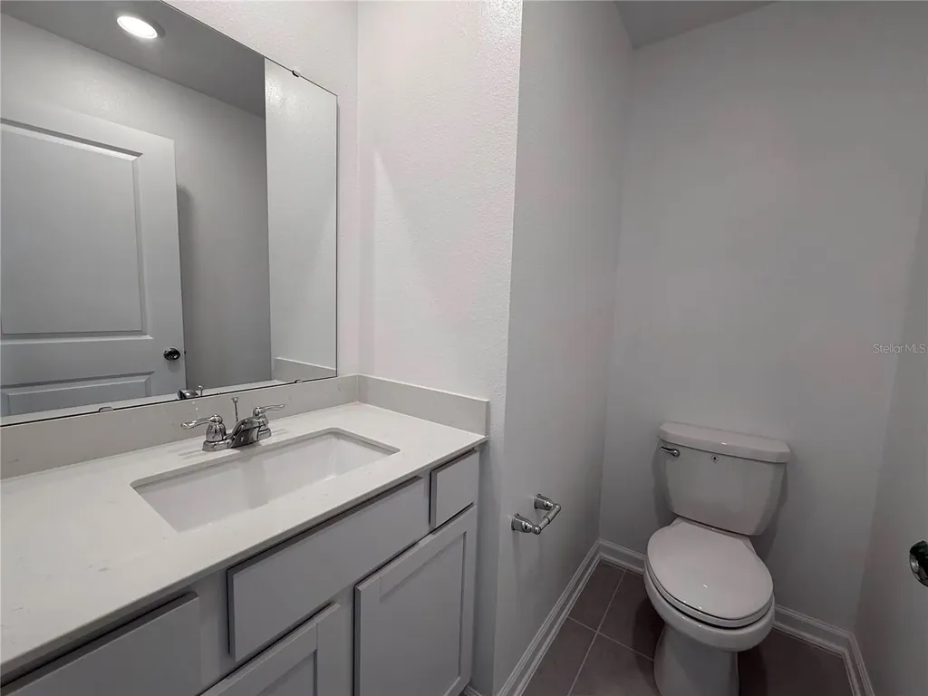 2747 Skyline Loop Kissimmee FL 34758