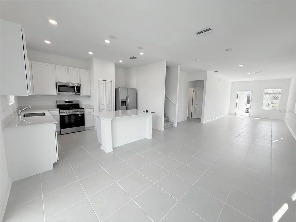 2747 Skyline Loop Kissimmee FL 34758