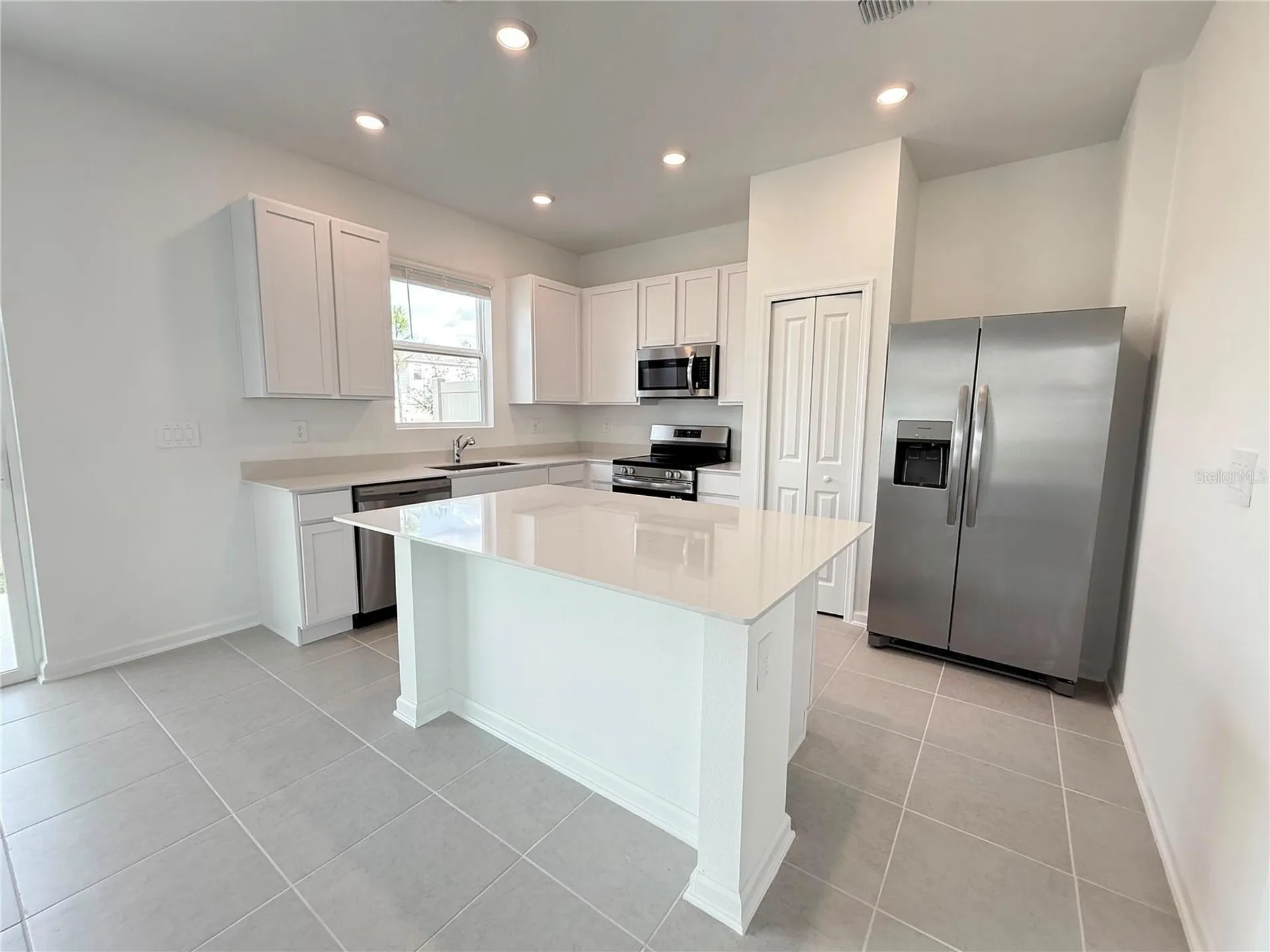 2747 Skyline Loop Kissimmee FL 34758