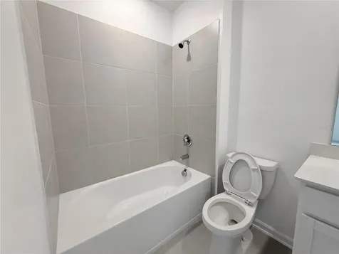 2747 Skyline Loop Kissimmee FL 34758