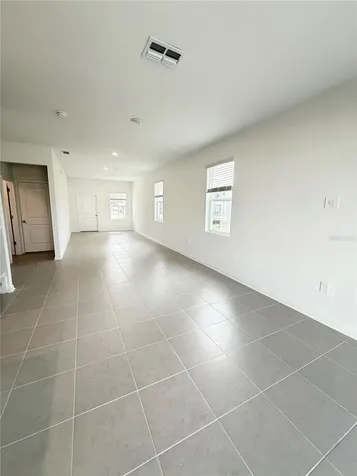 2747 Skyline Loop Kissimmee FL 34758