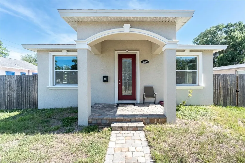 3069 19th Avenue S St Petersburg FL 33712