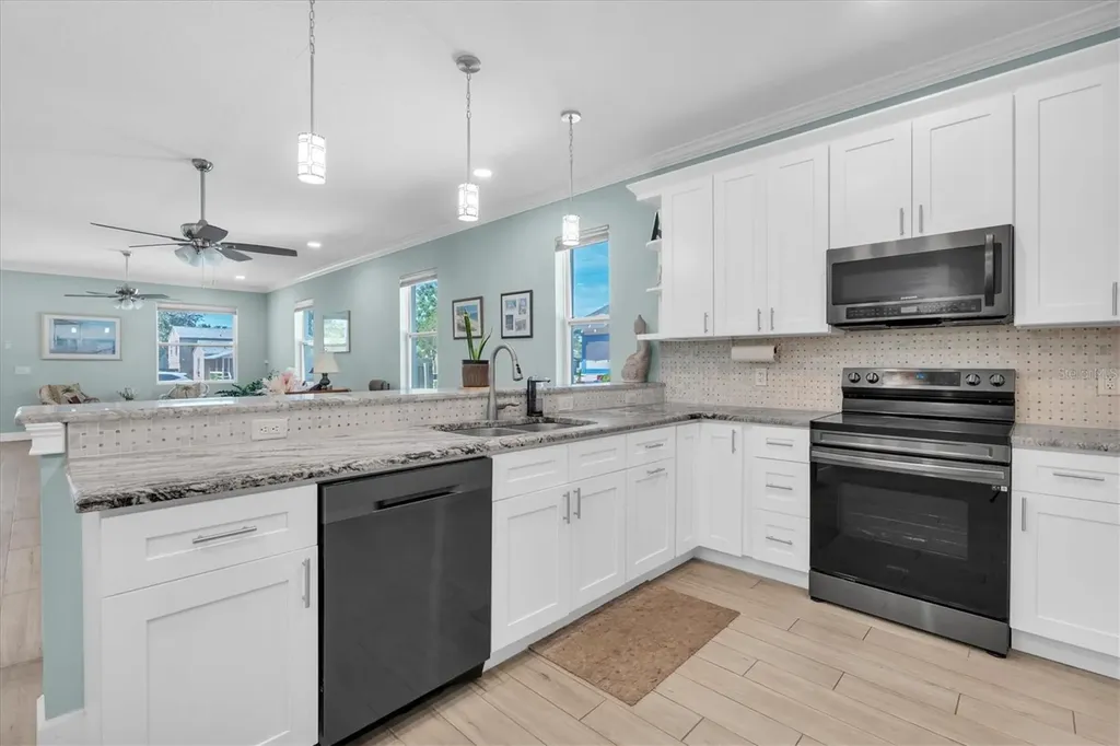 3069 19th Avenue S St Petersburg FL 33712