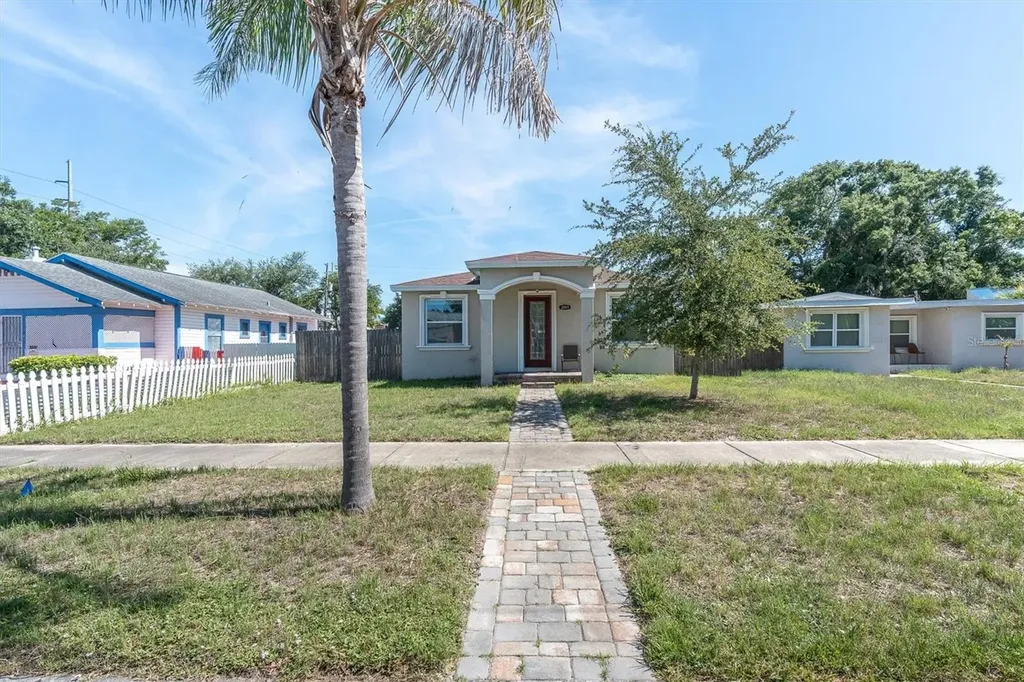 3069 19th Avenue S St Petersburg FL 33712