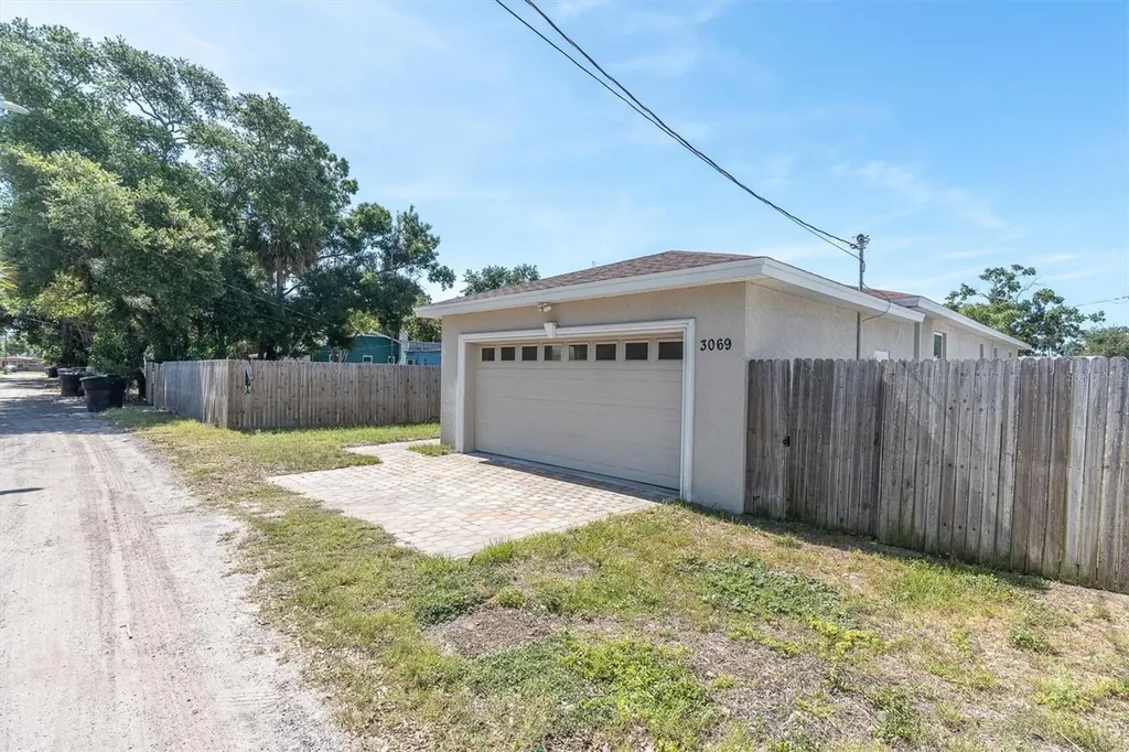 3069 19th Avenue S St Petersburg FL 33712