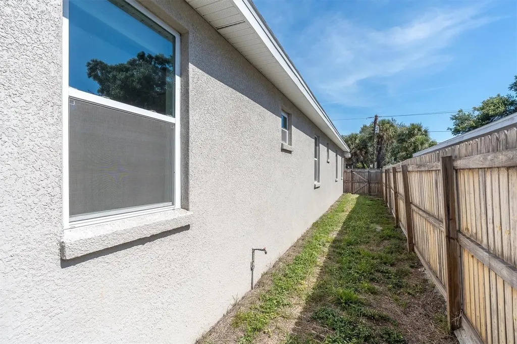 3069 19th Avenue S St Petersburg FL 33712