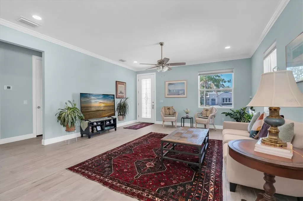 3069 19th Avenue S St Petersburg FL 33712