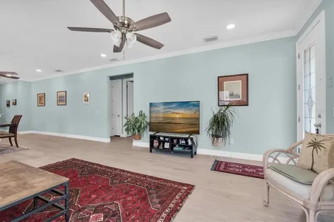 3069 19th Avenue S St Petersburg FL 33712