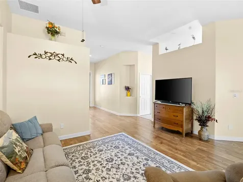 319 Gardendale Circle SE Palm Bay FL 32909
