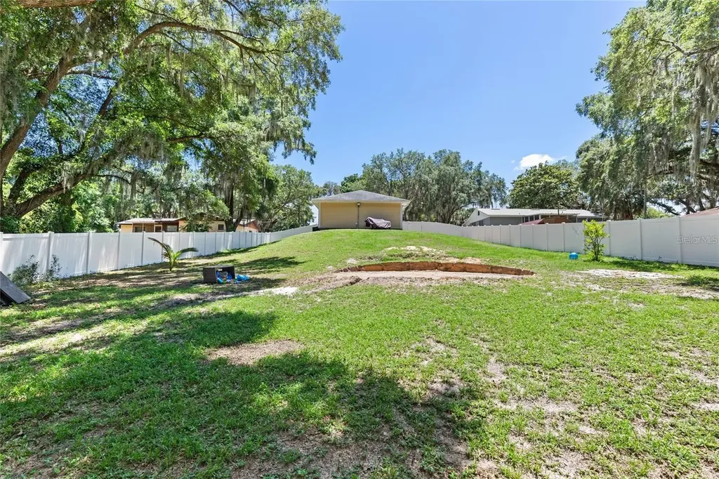 206 E Catawba Fruitland Park FL 34731