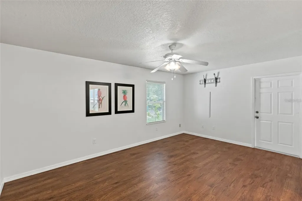 206 E Catawba Fruitland Park FL 34731