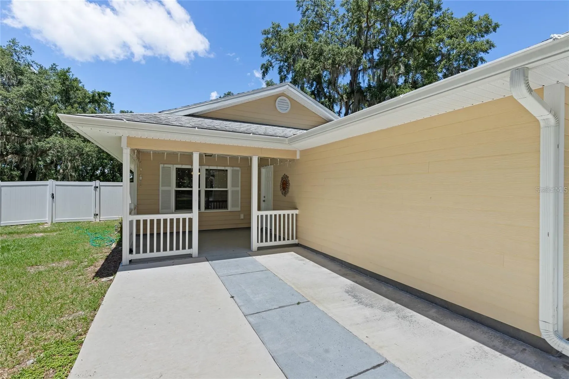 206 E Catawba Fruitland Park FL 34731