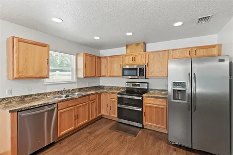 206 E Catawba Fruitland Park FL 34731
