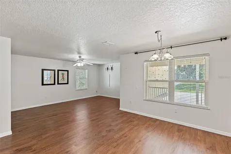 206 E Catawba Fruitland Park FL 34731
