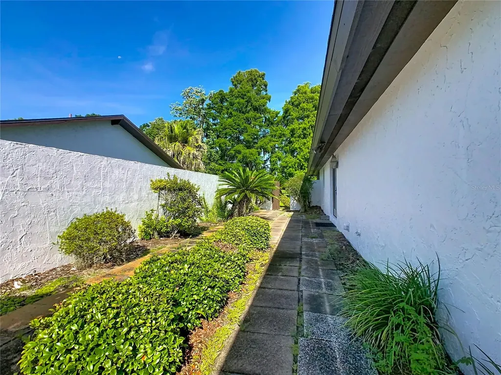 25 Huntley Court Haines City FL 33844