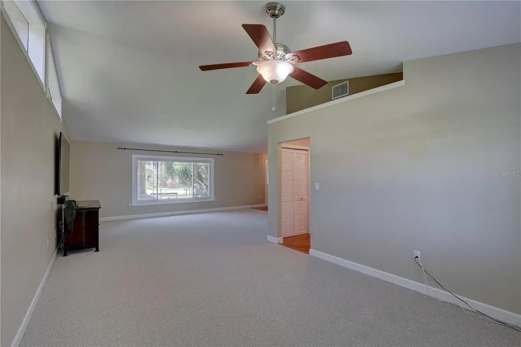 7600 Drew Oak Drive Seminole FL 33772