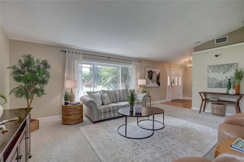 7600 Drew Oak Drive Seminole FL 33772