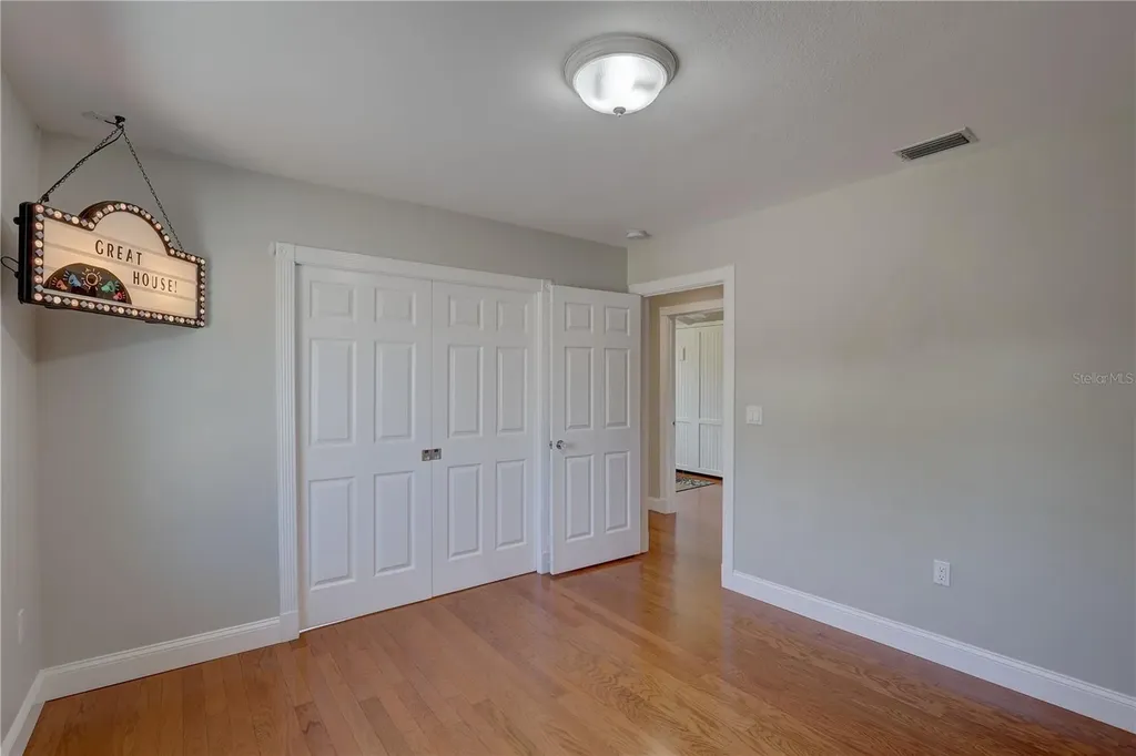 7600 Drew Oak Drive Seminole FL 33772