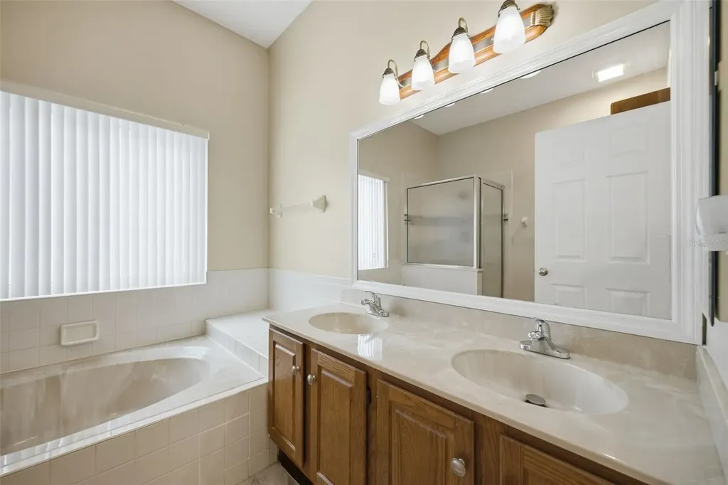 2023 Darlington Oak Drive Seffner FL 33584