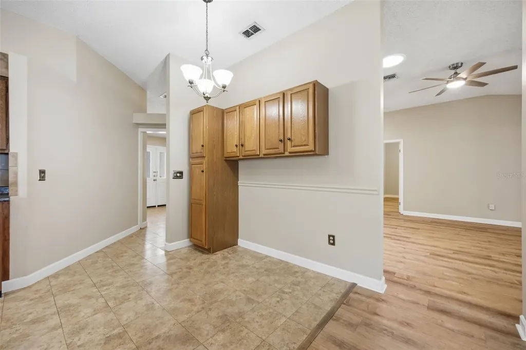 2023 Darlington Oak Drive Seffner FL 33584