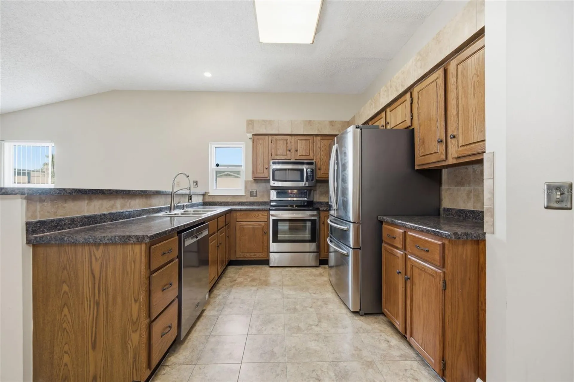 2023 Darlington Oak Drive Seffner FL 33584