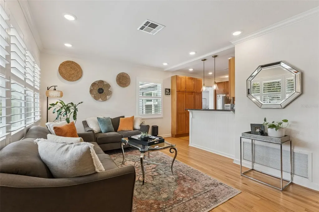 719 Warwick Place Orlando FL 32803