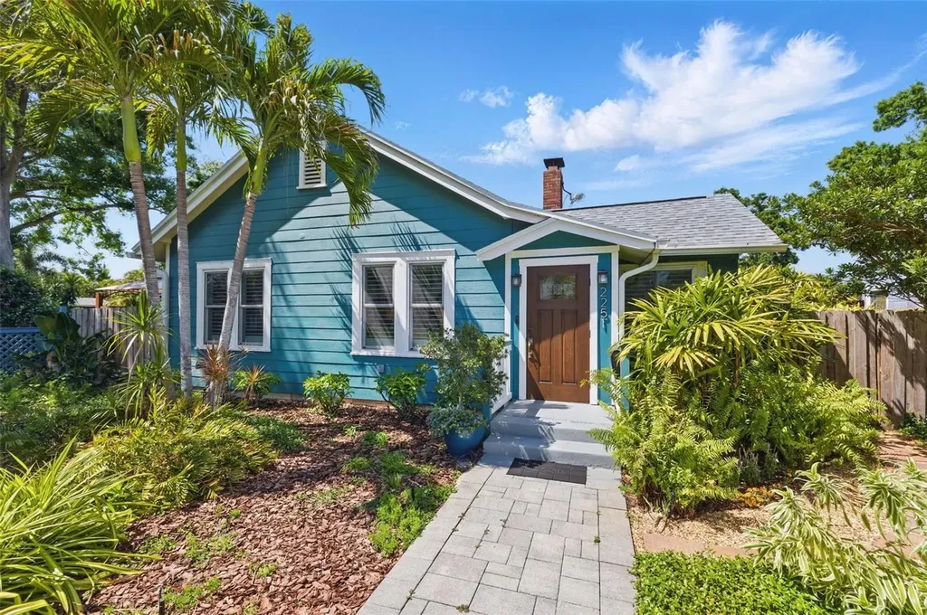 2251 8th Avenue N St Petersburg FL 33713