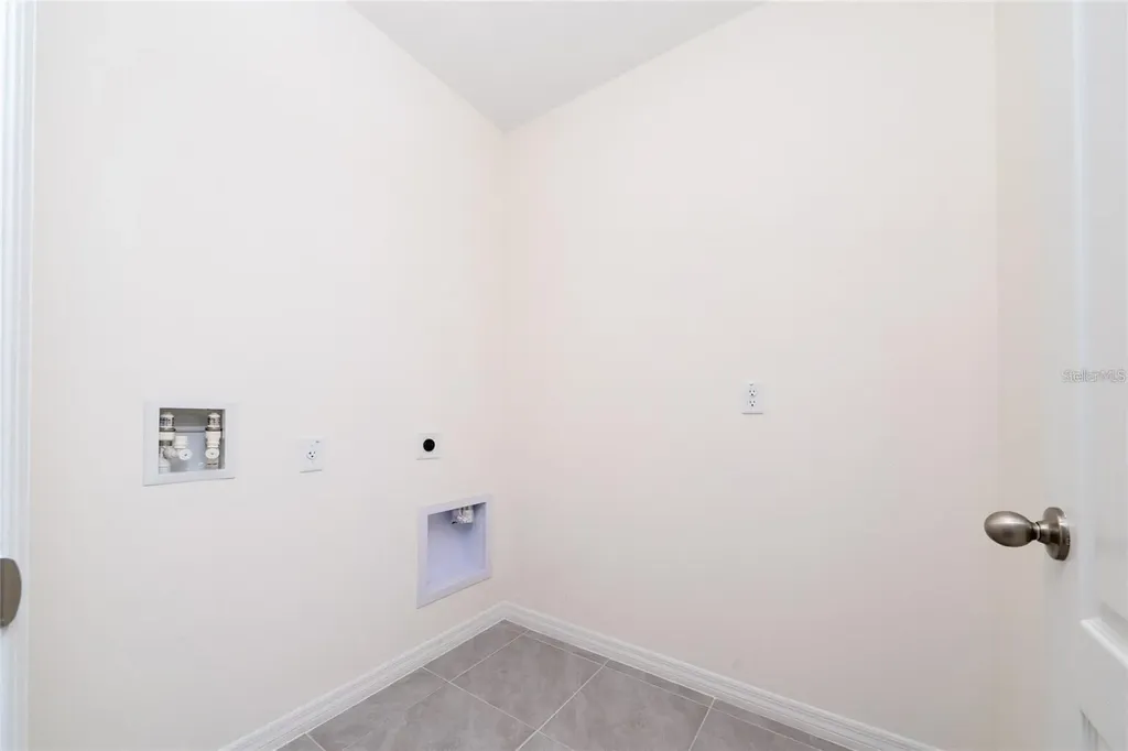 1213 Red Hill Road Davenport FL 33837