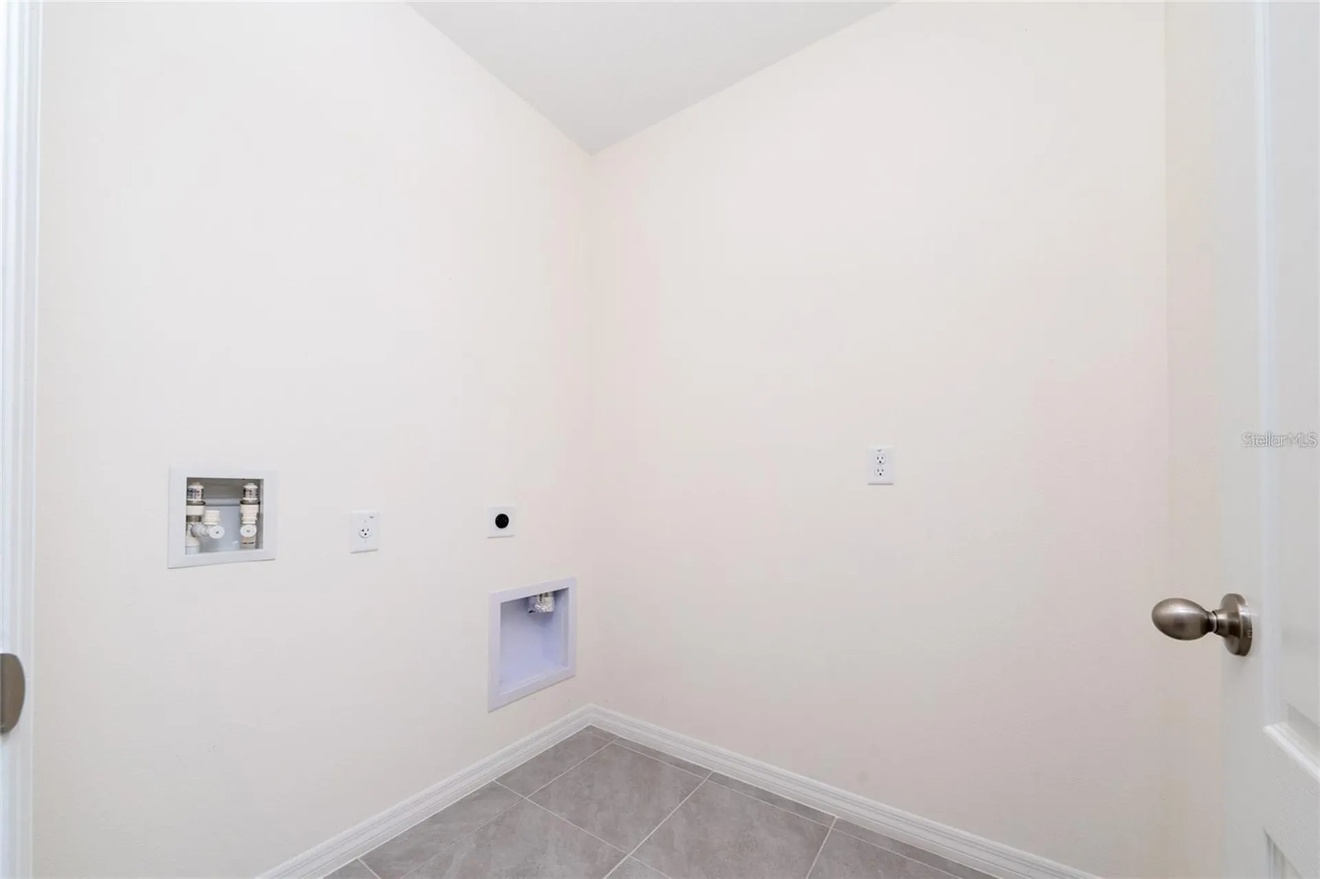 1213 Red Hill Road Davenport FL 33837
