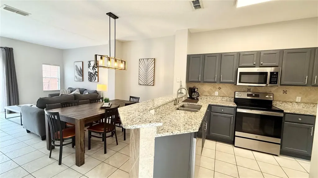 8517 Bay Lilly Loop Kissimmee FL 34747
