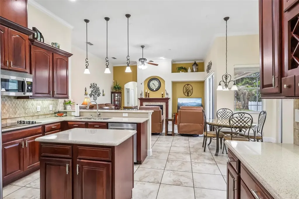 115 W Blue Water Edge Drive Eustis FL 32736