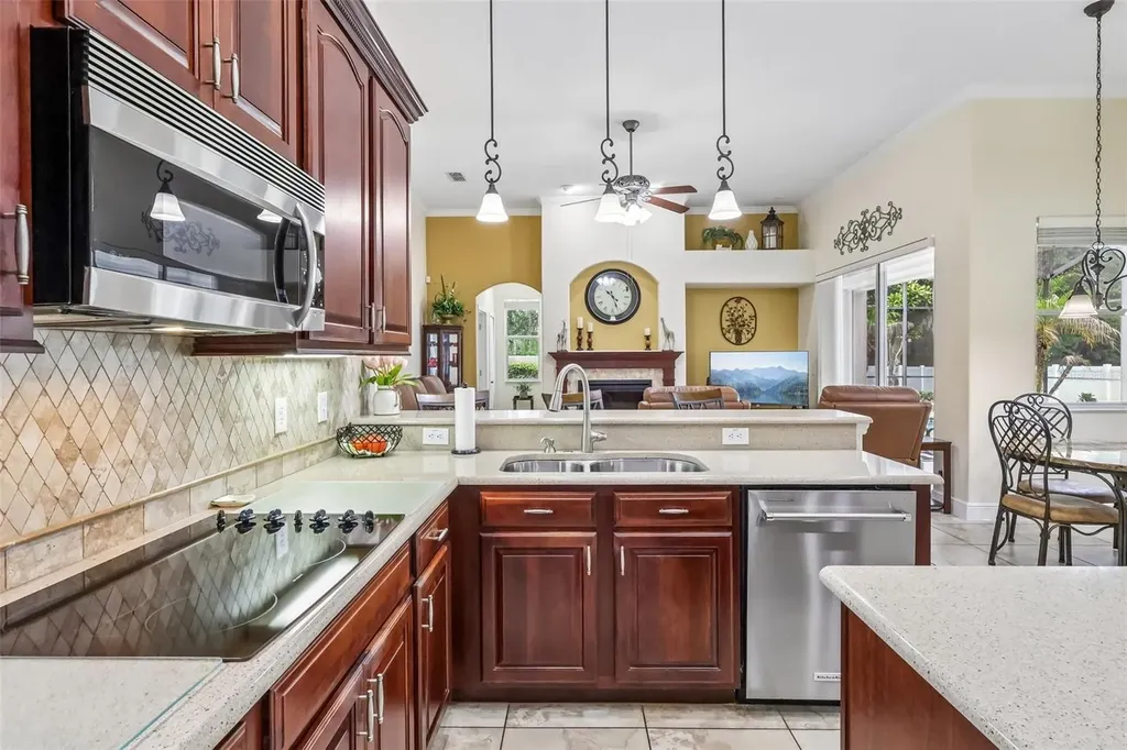 115 W Blue Water Edge Drive Eustis FL 32736