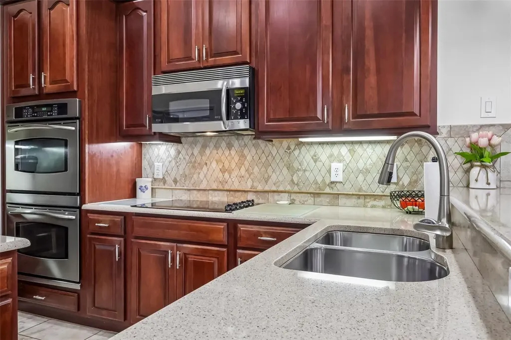 115 W Blue Water Edge Drive Eustis FL 32736