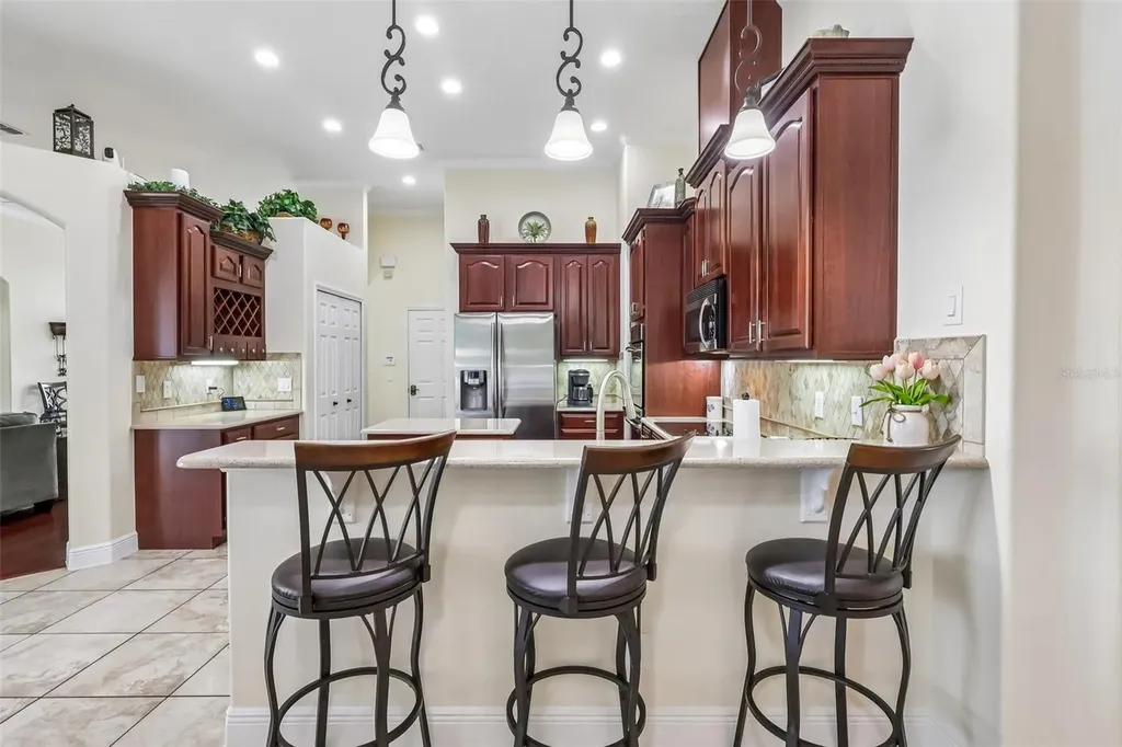 115 W Blue Water Edge Drive Eustis FL 32736