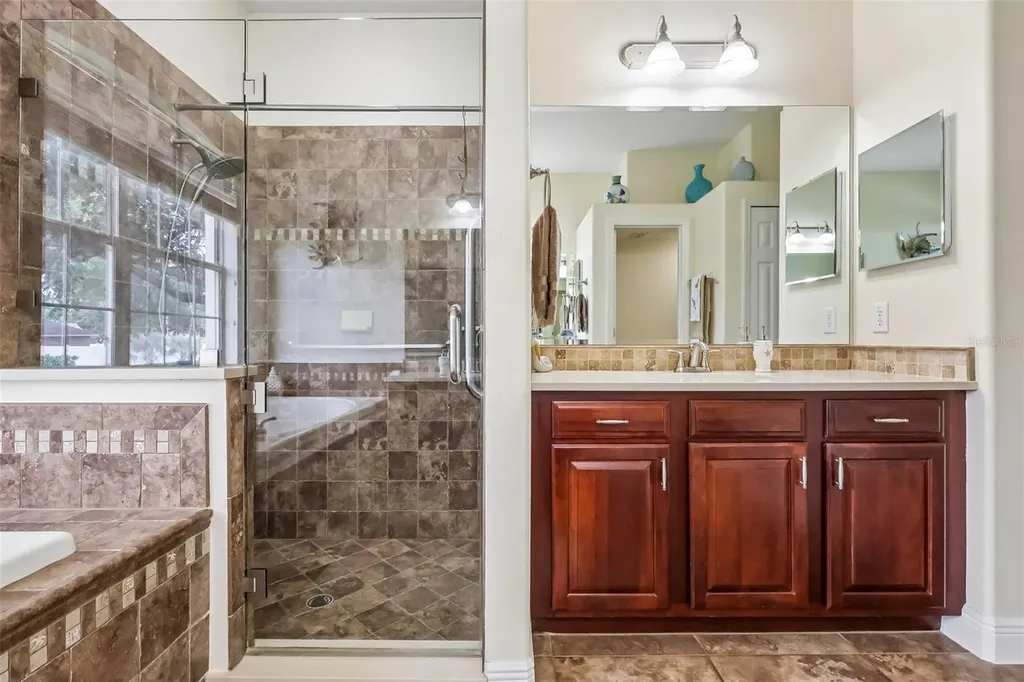115 W Blue Water Edge Drive Eustis FL 32736