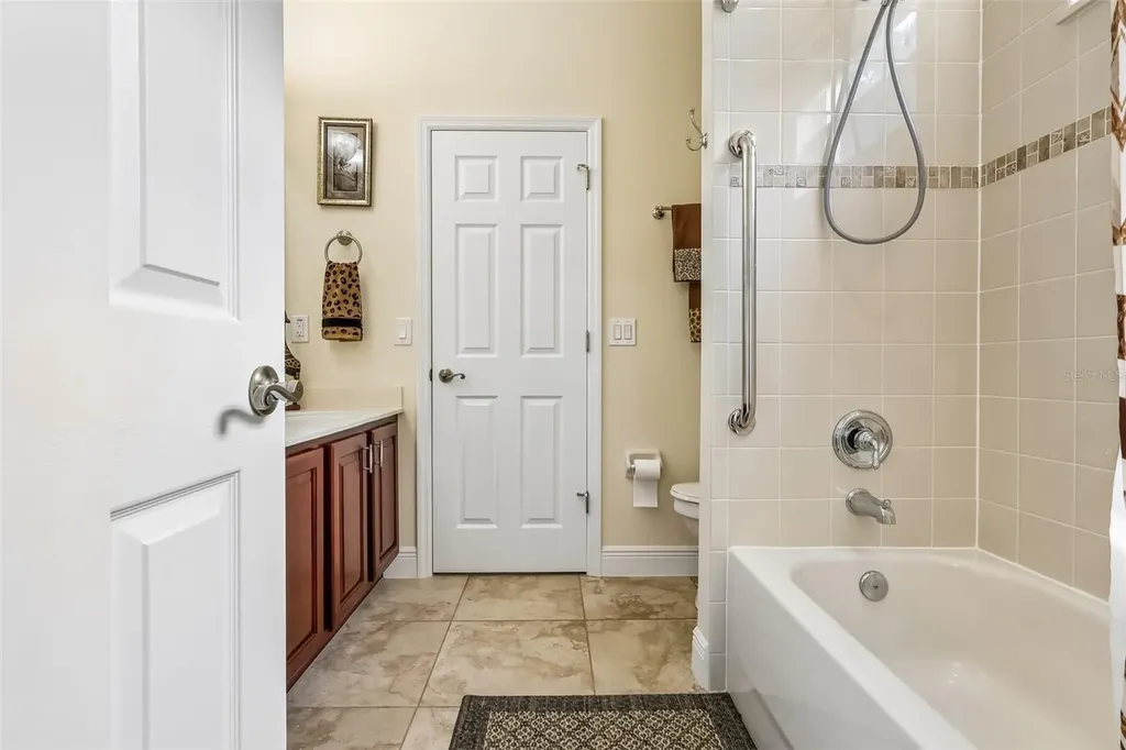 115 W Blue Water Edge Drive Eustis FL 32736
