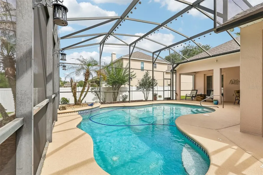 115 W Blue Water Edge Drive Eustis FL 32736