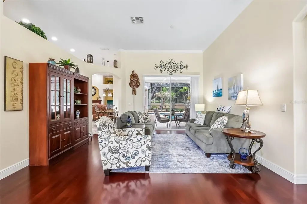 115 W Blue Water Edge Drive Eustis FL 32736
