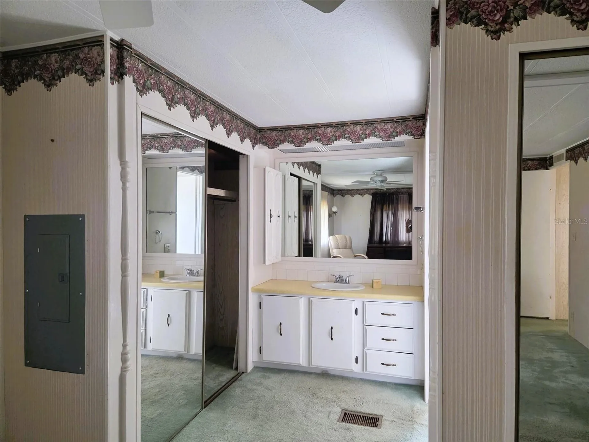 3329 Oakwood Boulevard S Sarasota FL 34237