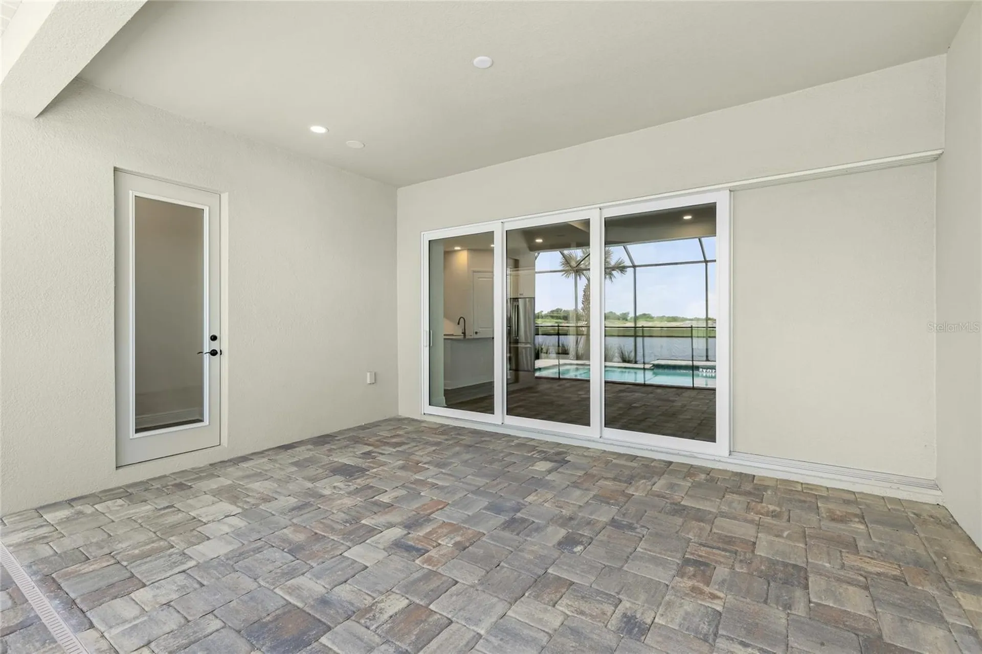 2003 Bamboo Palm Cove Bradenton FL 34212