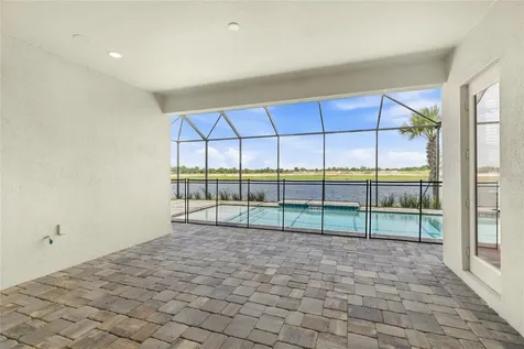 2003 Bamboo Palm Cove Bradenton FL 34212
