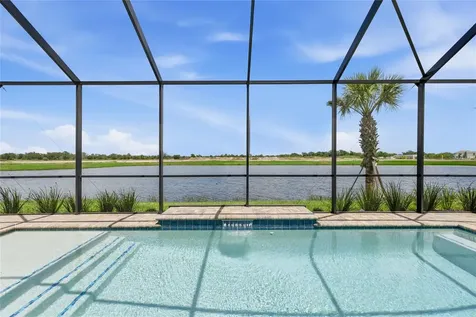 2003 Bamboo Palm Cove Bradenton FL 34212