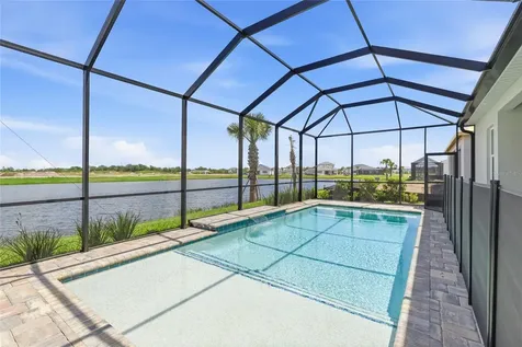 2003 Bamboo Palm Cove Bradenton FL 34212
