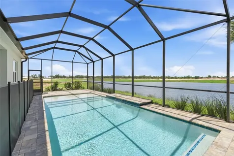 2003 Bamboo Palm Cove Bradenton FL 34212