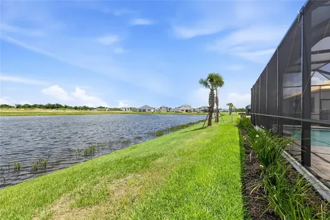 2003 Bamboo Palm Cove Bradenton FL 34212