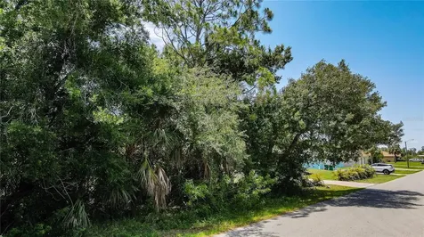 3388 Hampton Street Port Charlotte FL 33948