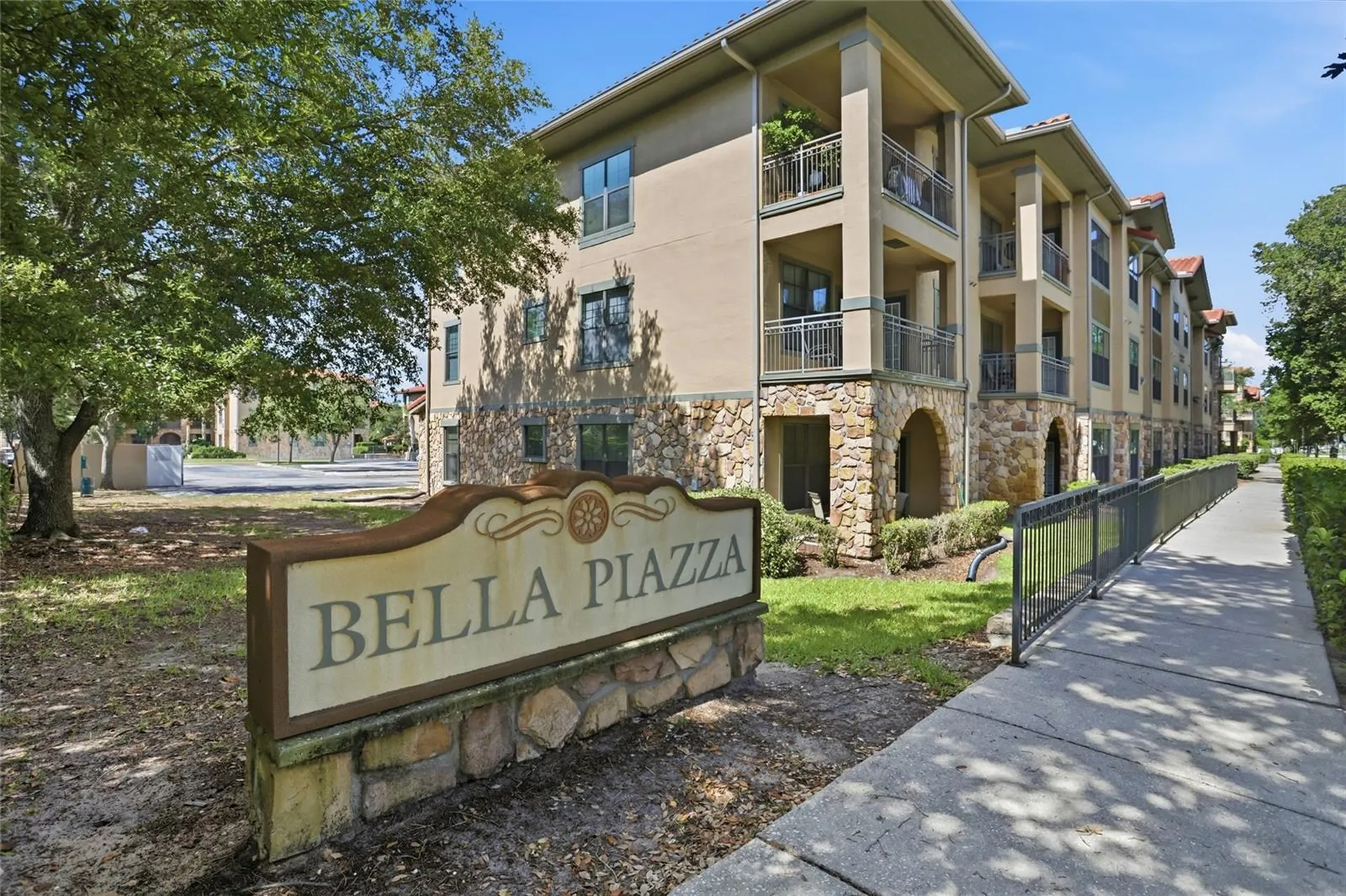 901 Charo Parkway Davenport FL 33897