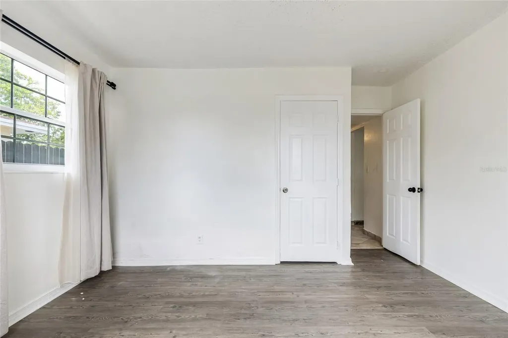 24 NW 42nd Terrace Plantation FL 33317